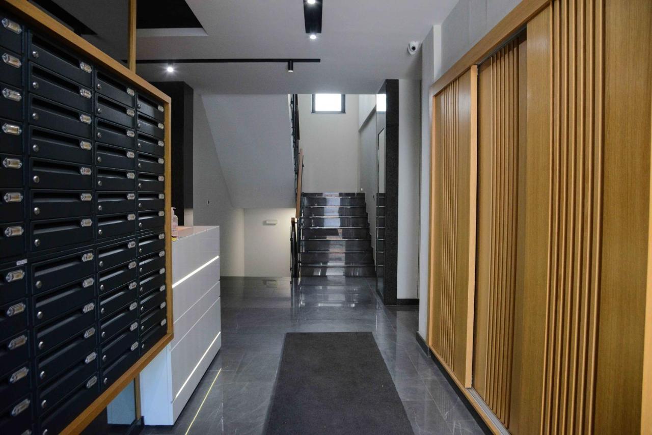 Tesla 70 Apartment With Secure Parking In The Garage Novi Sad Esterno foto