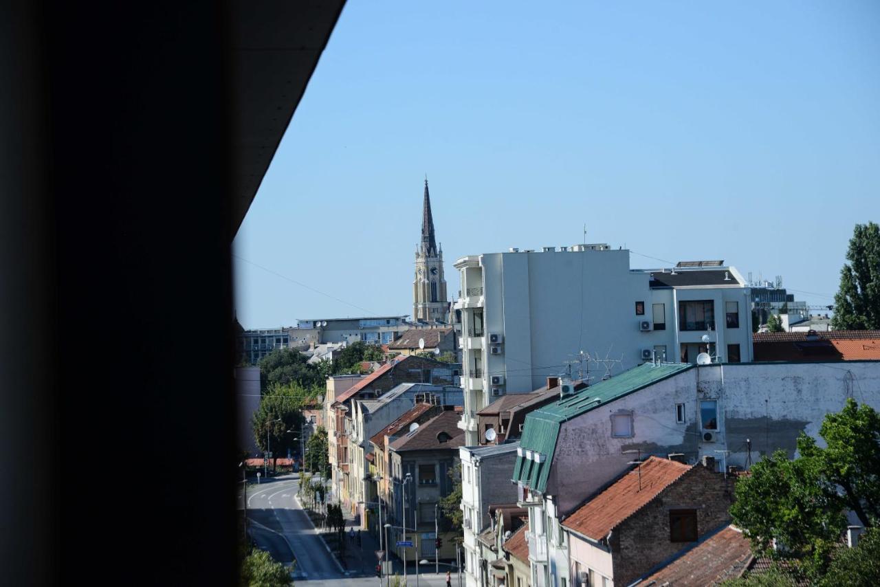 Tesla 70 Apartment With Secure Parking In The Garage Novi Sad Esterno foto
